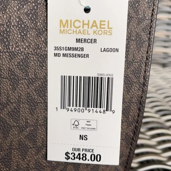 Michael Kors Mercer Medium Messenger Bag - Picture 9 of 16